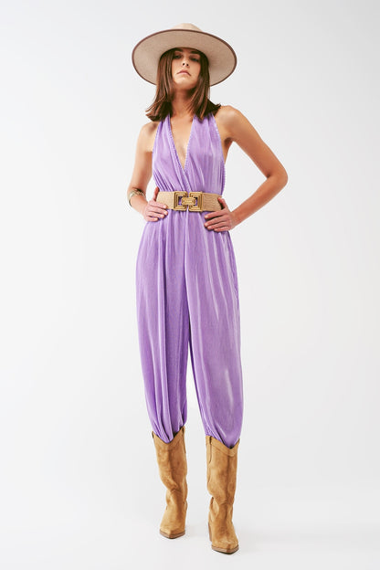 Mono largo plisado de satén con escote halter en lila