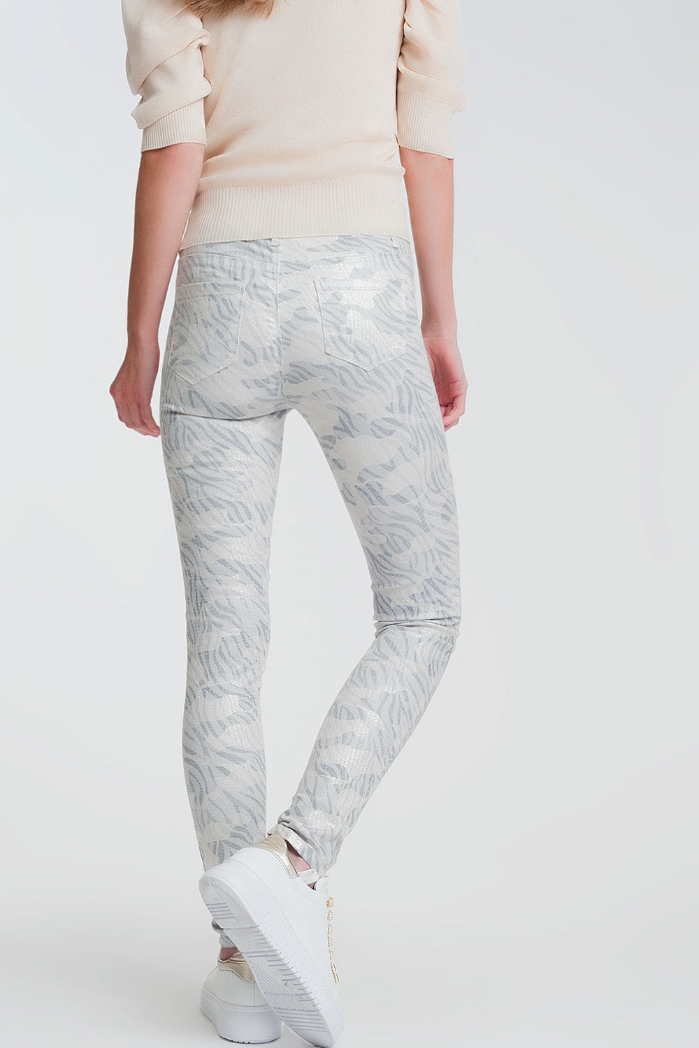 Pantalon ajustados con estampado de camuflaje