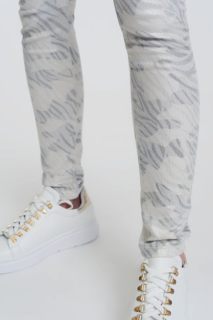 Pantalon ajustados con estampado de camuflaje