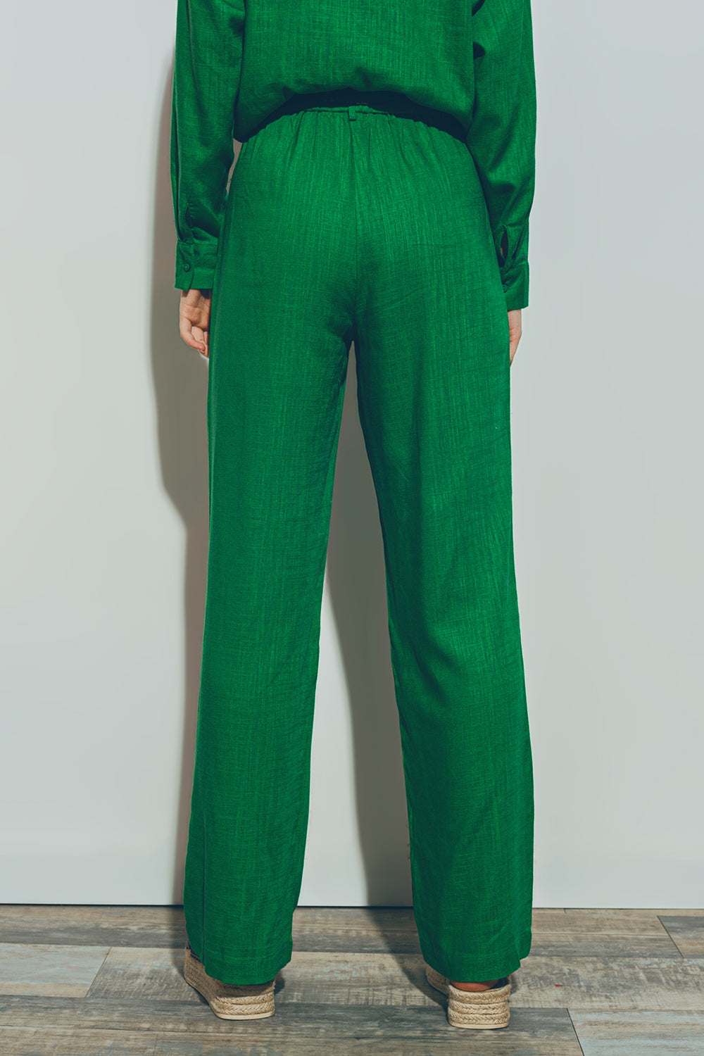 pantalón ancho de pinzas tejido algodon ligero en verde