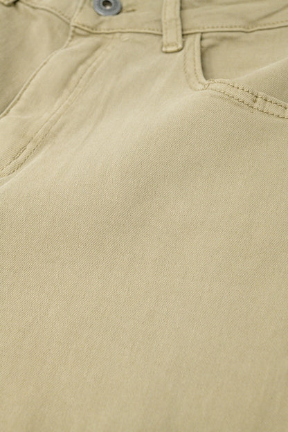 Pantalón beige de pata ancha con estampado de leopardo en el bajo