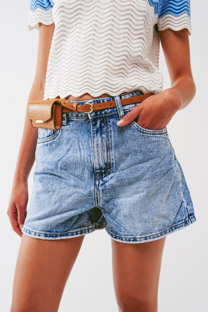 Pantalón corto en lavado azul claro