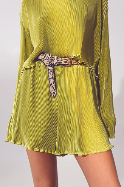 Pantalón corto plisado en verde