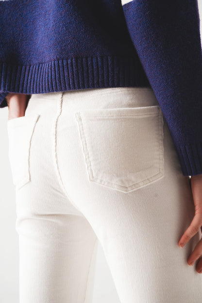 Pantalon crudo corte pitillo de pana