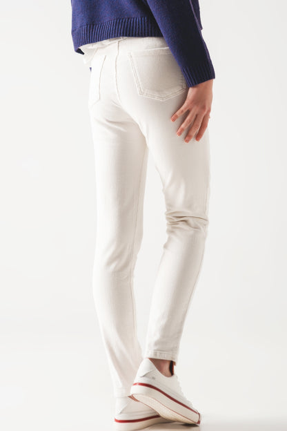 Pantalon crudo corte pitillo de pana