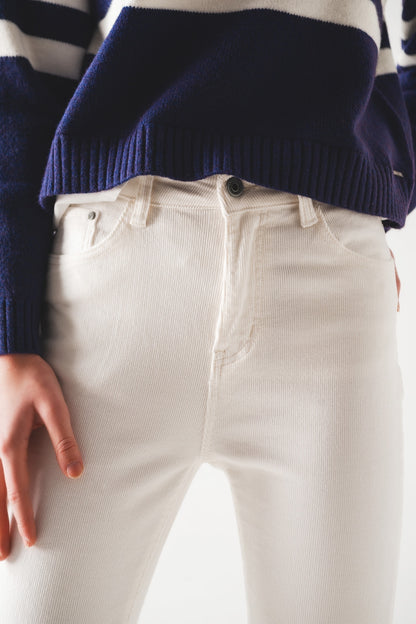 Pantalon crudo corte pitillo de pana