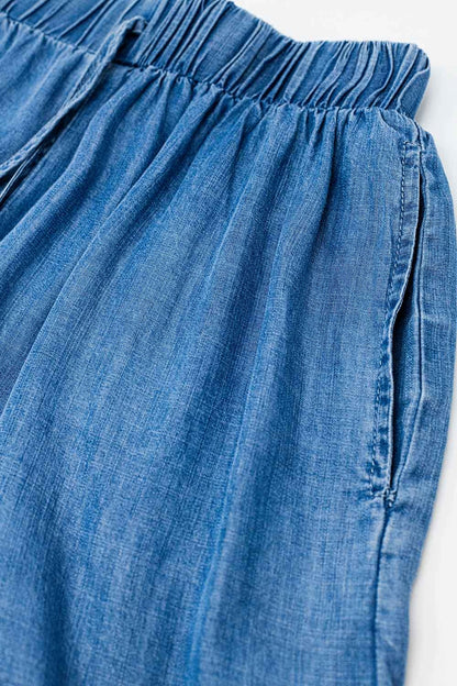 Pantalón de tencel fluido de pata ancha estilo vaquero azul
