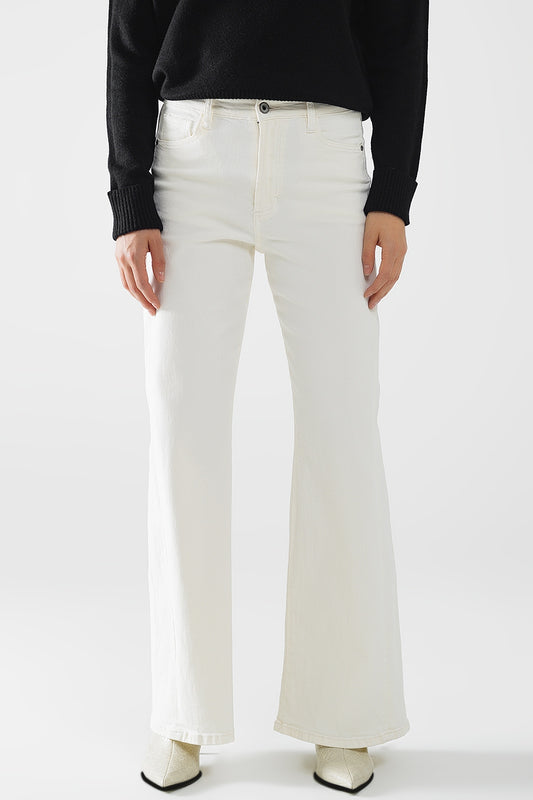 Q2 Pantalón extra ancho en color crema
