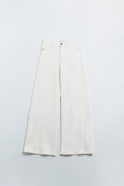 Pantalón extra ancho en color crema