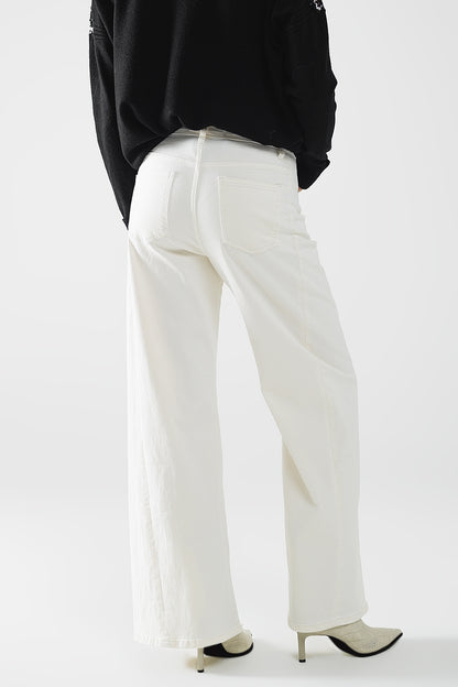 Pantalón extra ancho en color crema