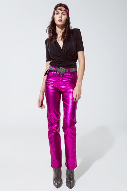 Pantalón recto metalizado en fucsia