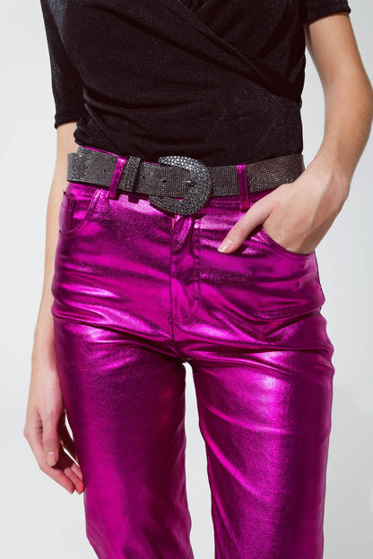 Pantalón recto metalizado en fucsia