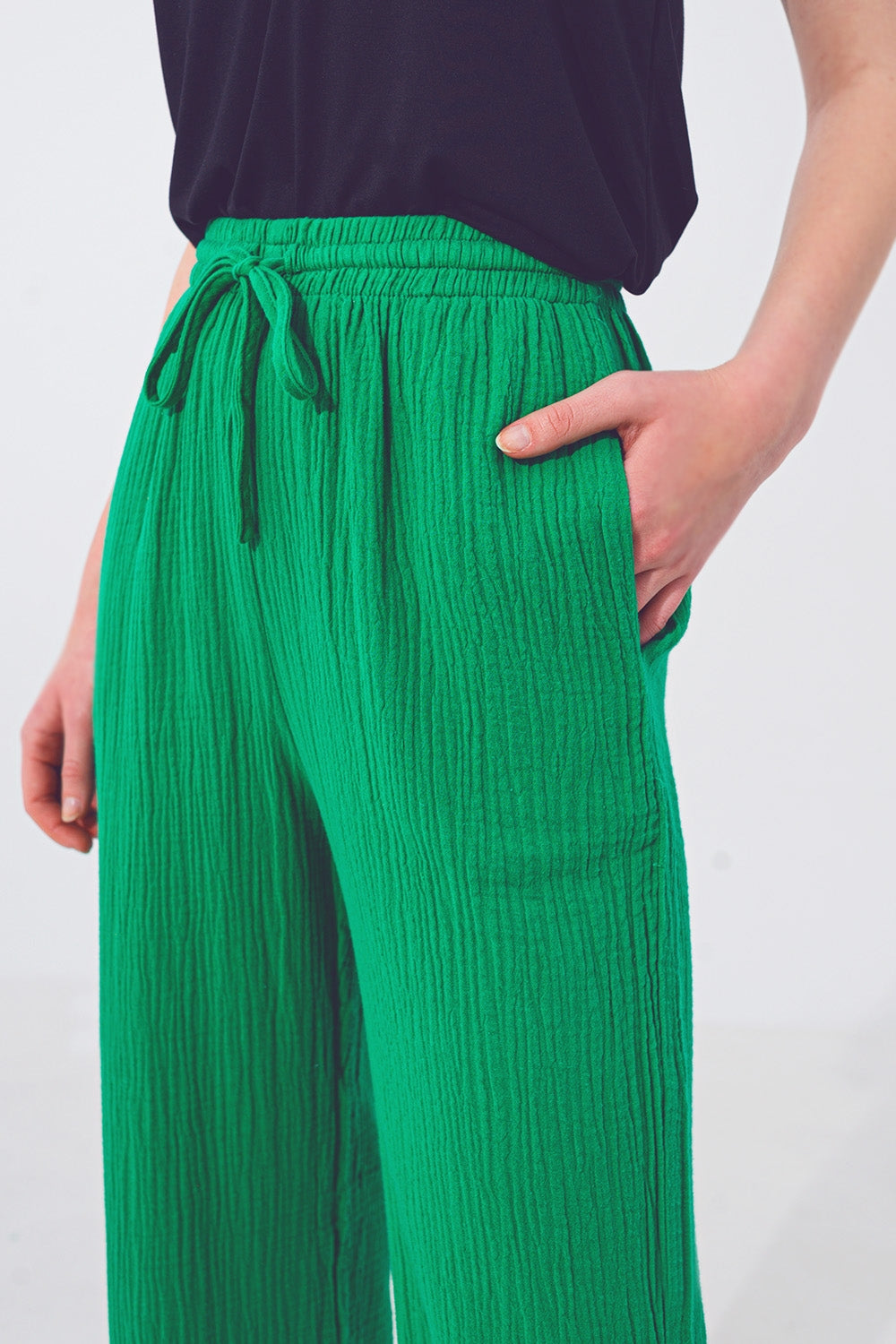 Pantalón Texturizado de Corte Holgado en Verde