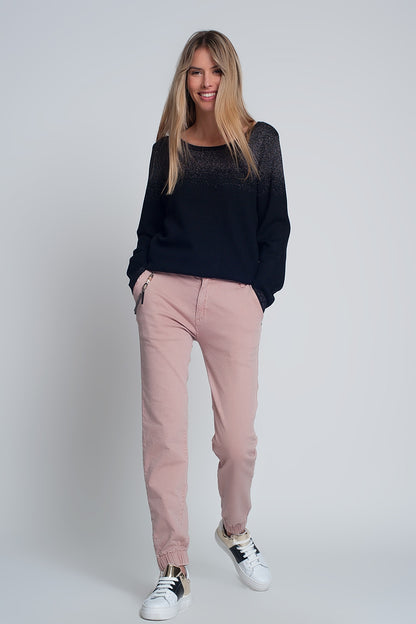 Pantalón utilitario con puños y cadena en rosa