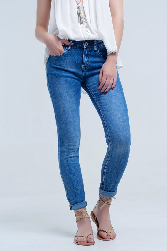 Q2 Pantalon vaquero báscio  con bolsillos
