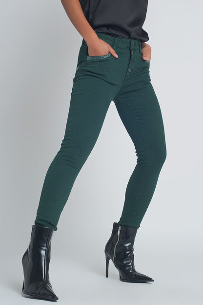 Q2 Pantalon verde boyfriend con detalles en bolsillo de lentejuelas