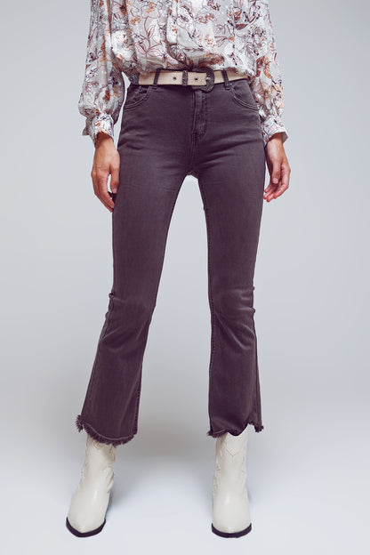 Pantalones acampanados con borde de dobladillo sin rematar en gris oscuro