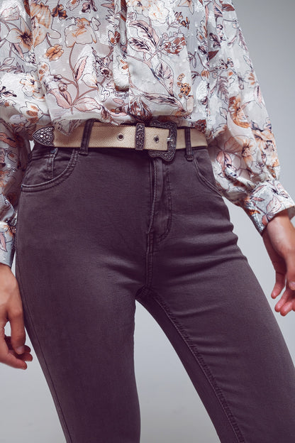 Pantalones acampanados con borde de dobladillo sin rematar en gris oscuro
