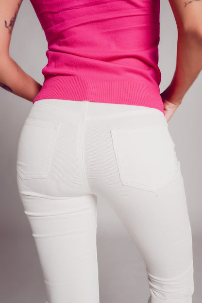 Pantalones acampanados de pana en color blanco