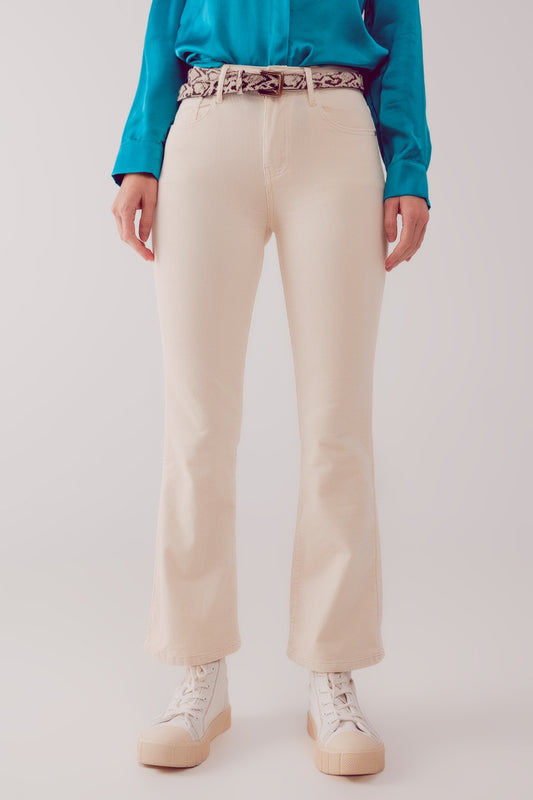 Q2 Pantalones acampanados de pana en color crema