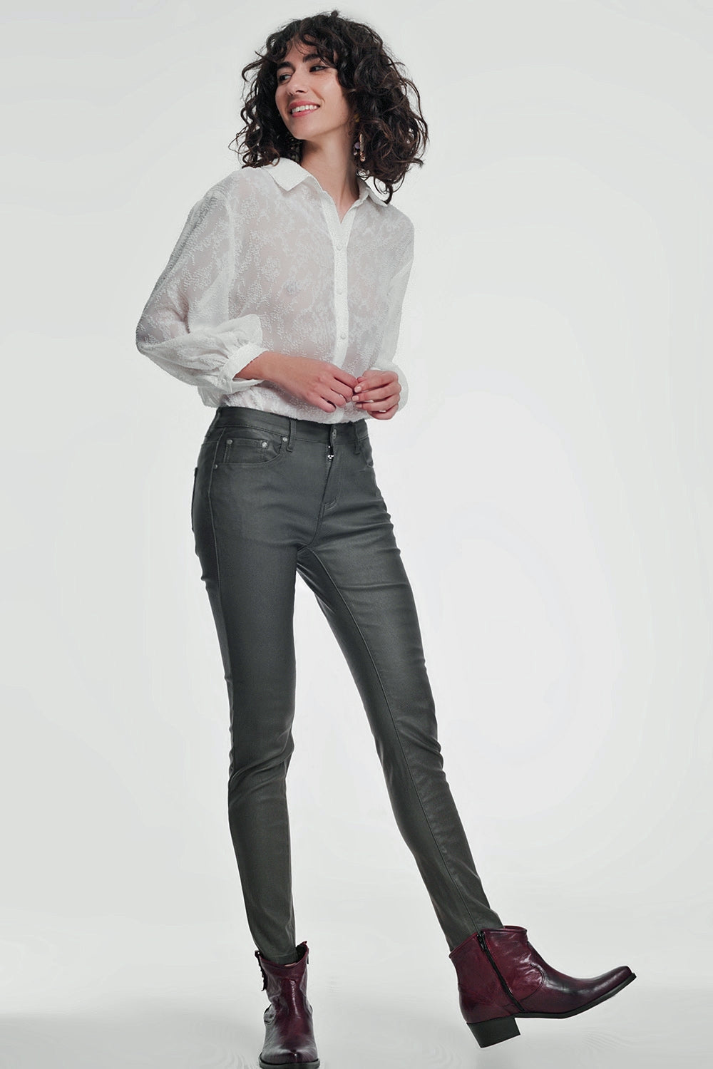 Pantalones ajustados de talle alto en caqui