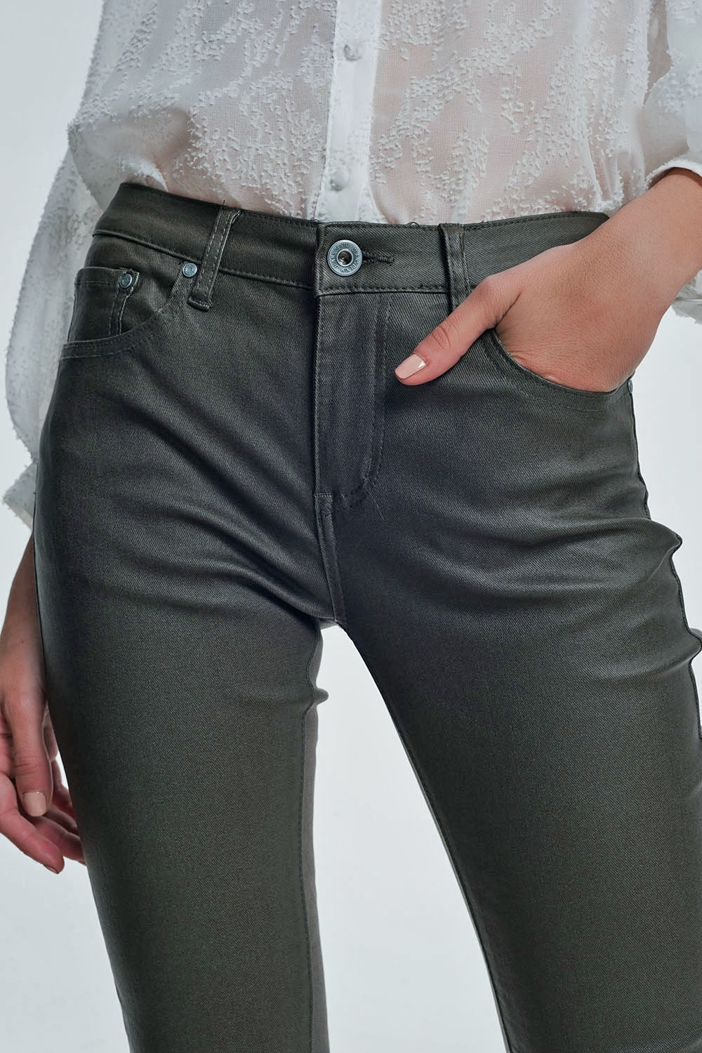Pantalones ajustados de talle alto en caqui