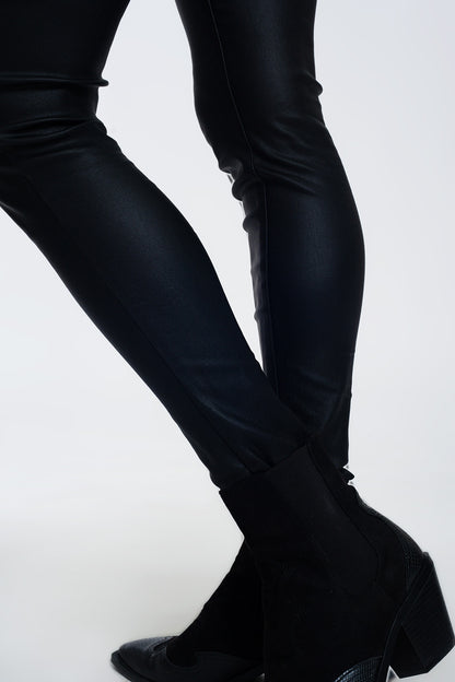 Pantalones ajustados de talle alto en negro