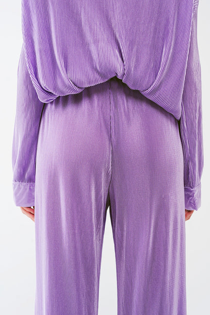Pantalones anchos plisados de satén en lila