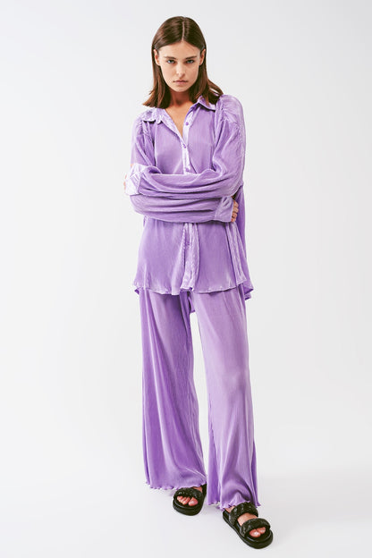 Pantalones anchos plisados de satén en lila
