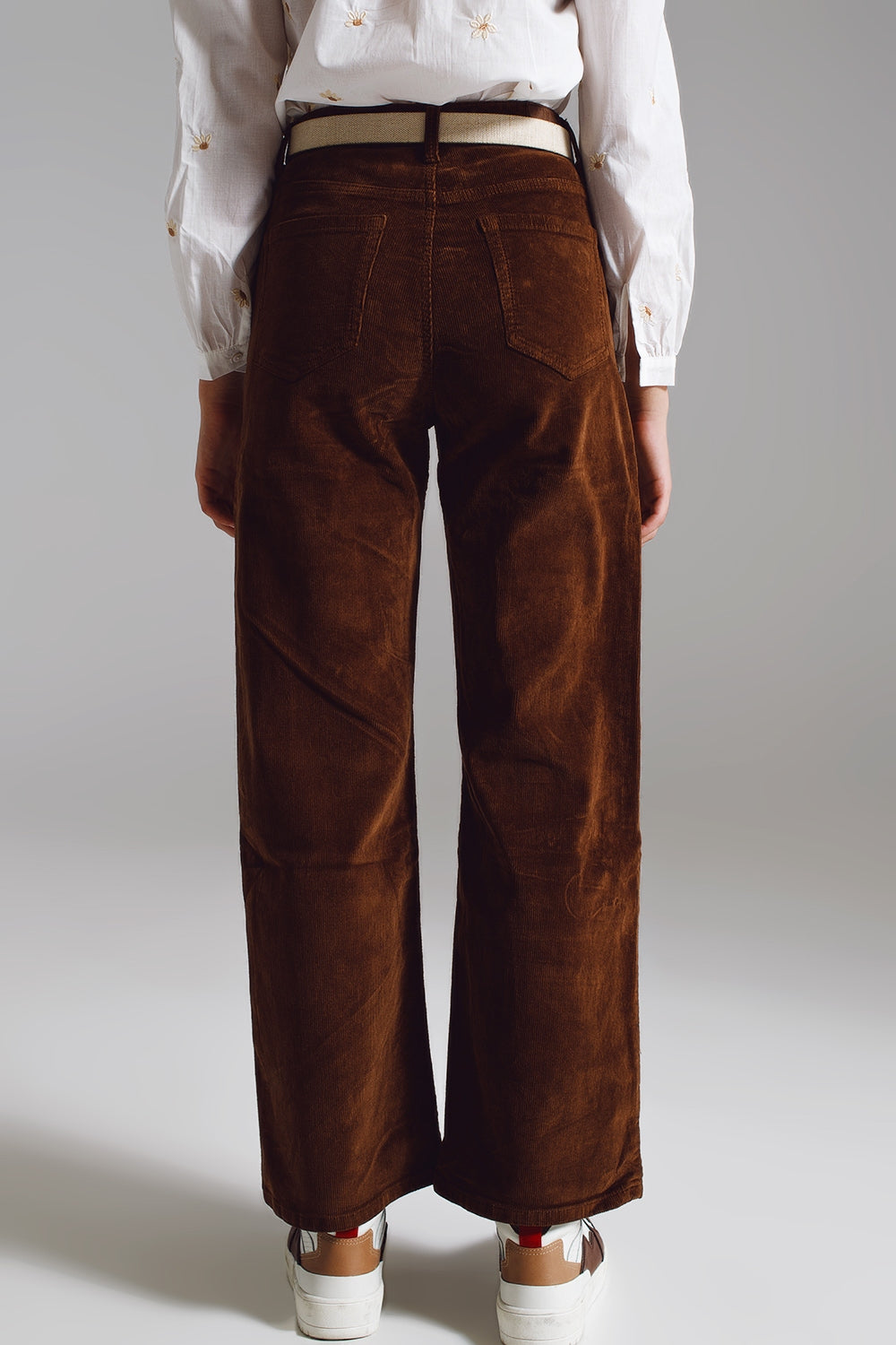 Pantalones capri marron de pana