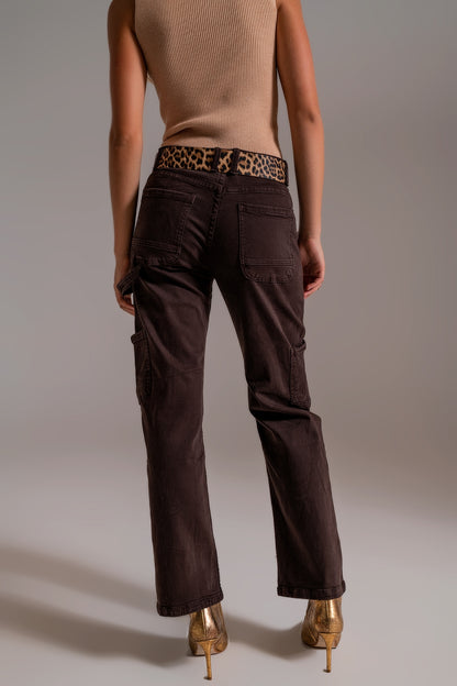 Pantalones cargo de pierna recta en marron