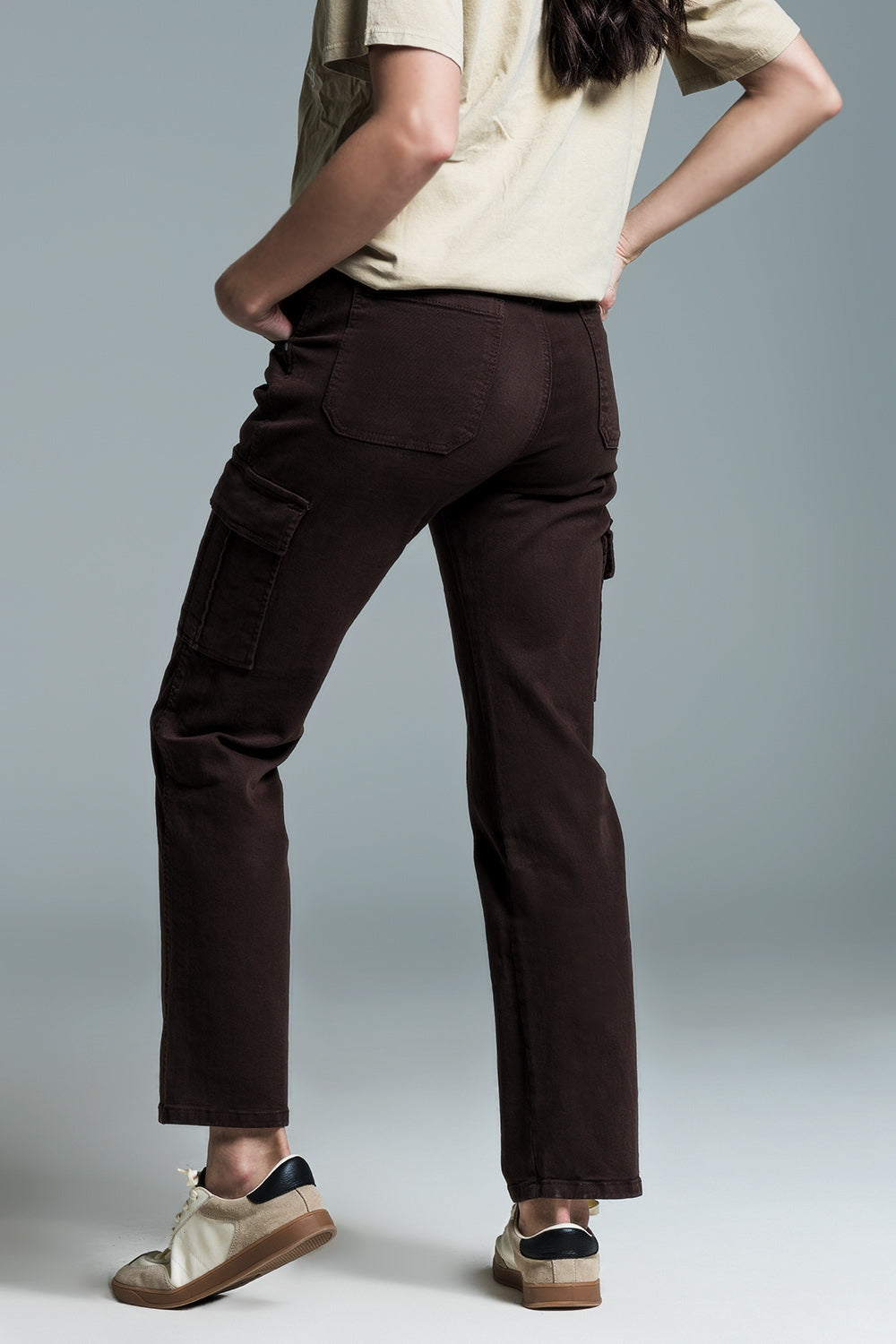 Pantalones cargo relajados en marrón oscuro
