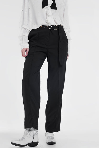 Pantalones con cinturón en negro