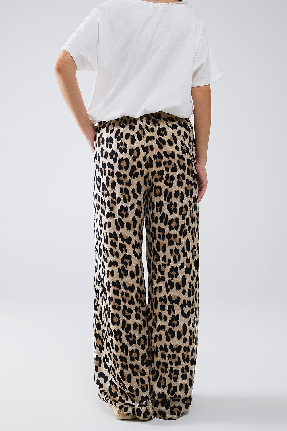 Pantalones con estampado de leopardo cordón y bolsillos
