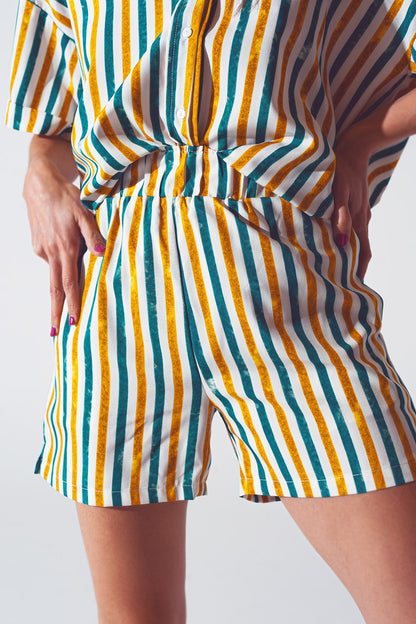 Pantalones cortos a rayas verdes