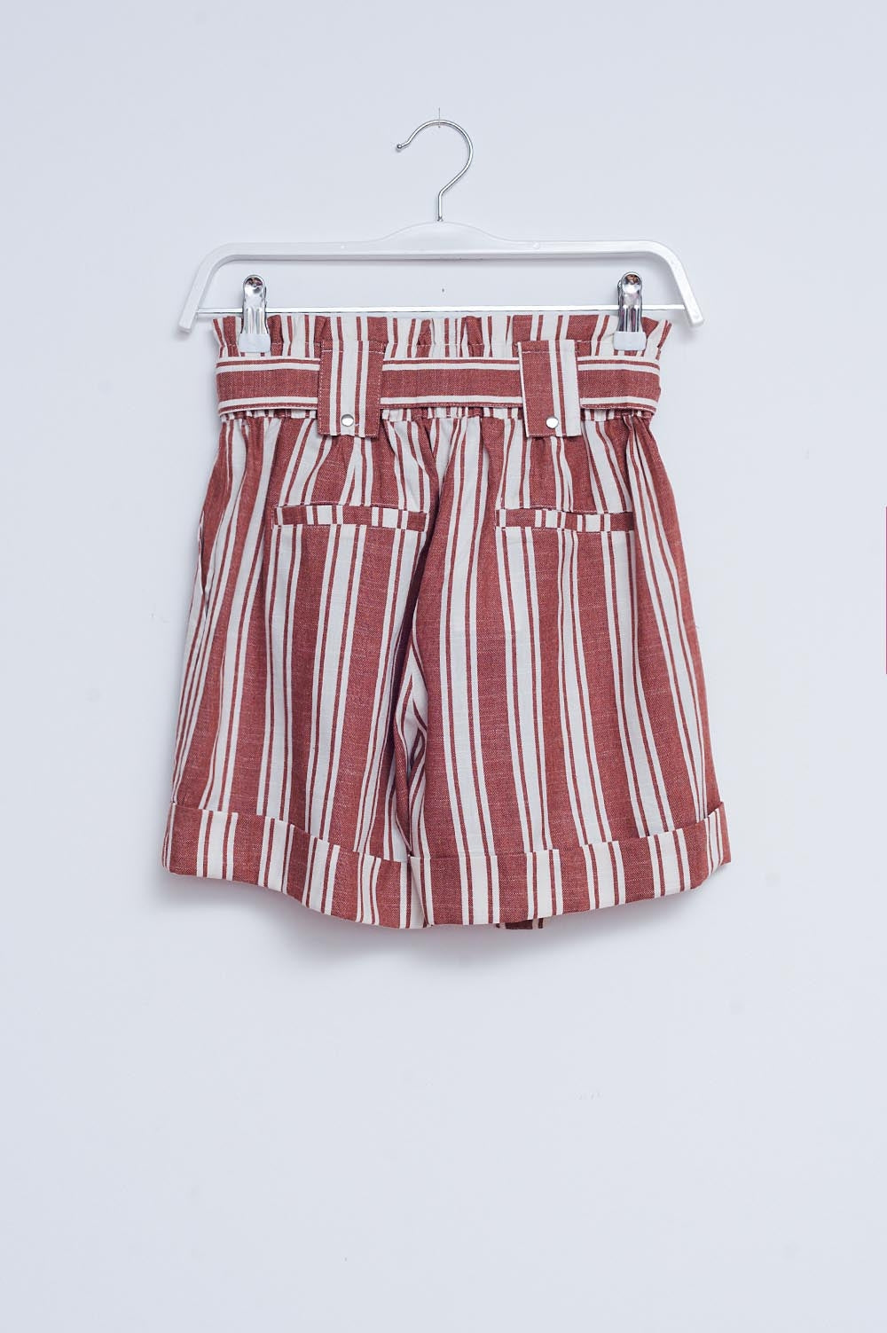 Pantalones cortos con cintura paperbag naranja