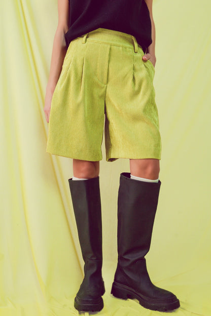 Q2 Pantalones cortos de pana lima de corte largo