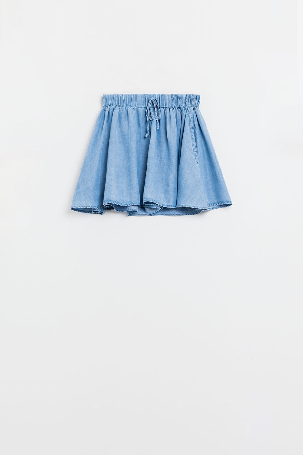 Pantalones cortos de Tencel vaqueros fluidos con bolsillos laterales