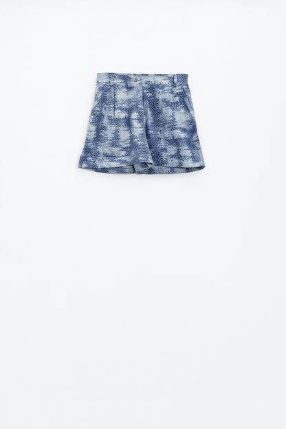 Pantalones cortos en azul teñido con bolsillos delanteros y traseros