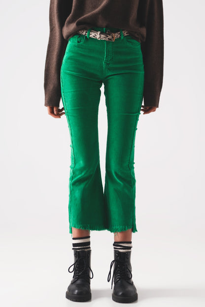 Pantalones de campana color verde intenso de pana