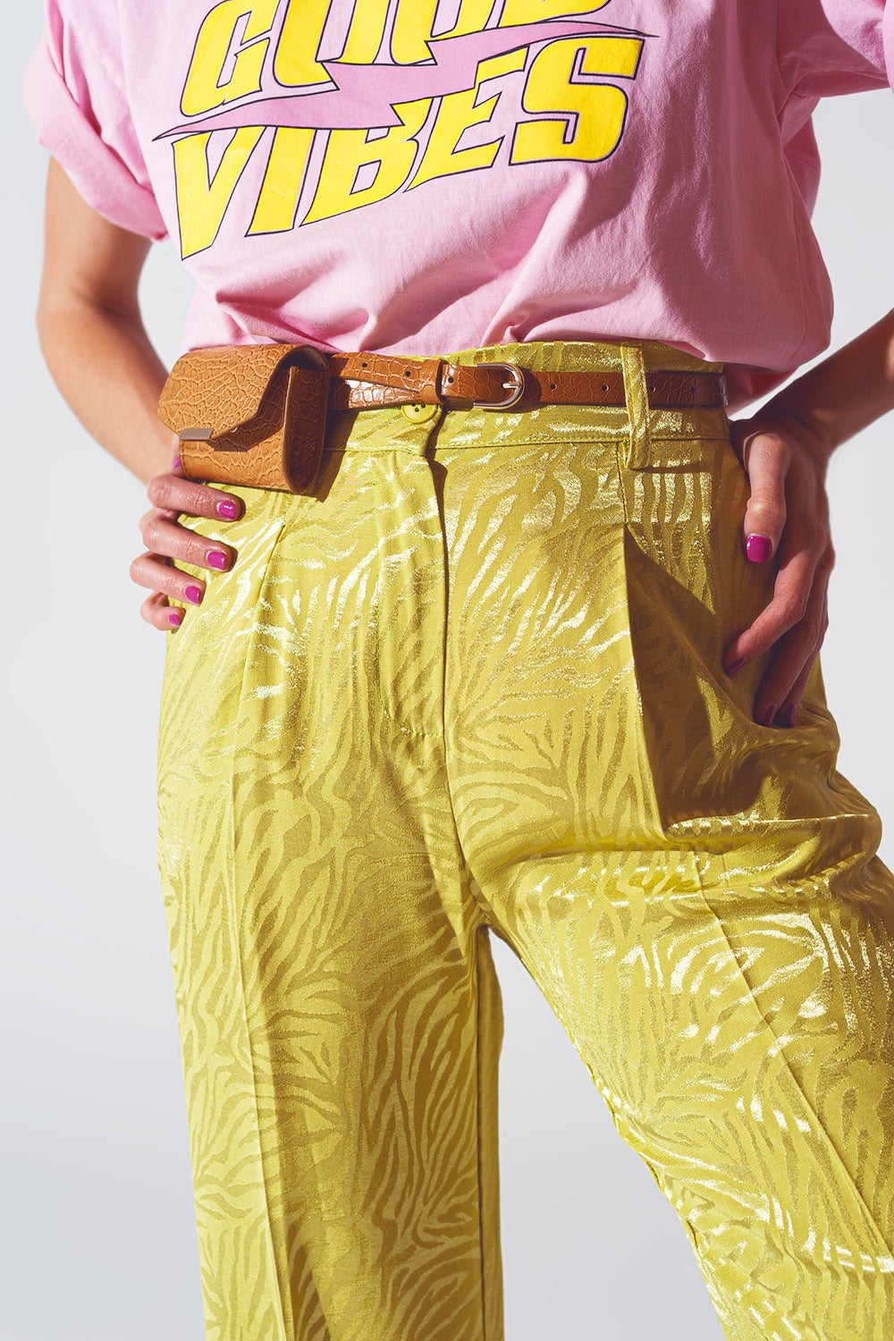 Pantalones de estampado de cebra de corte holgado en verde