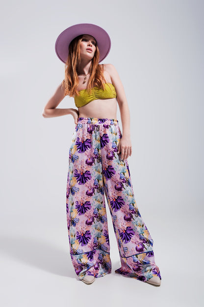 Pantalones de pernera ancha y talle alto con estampado floral morado de satén