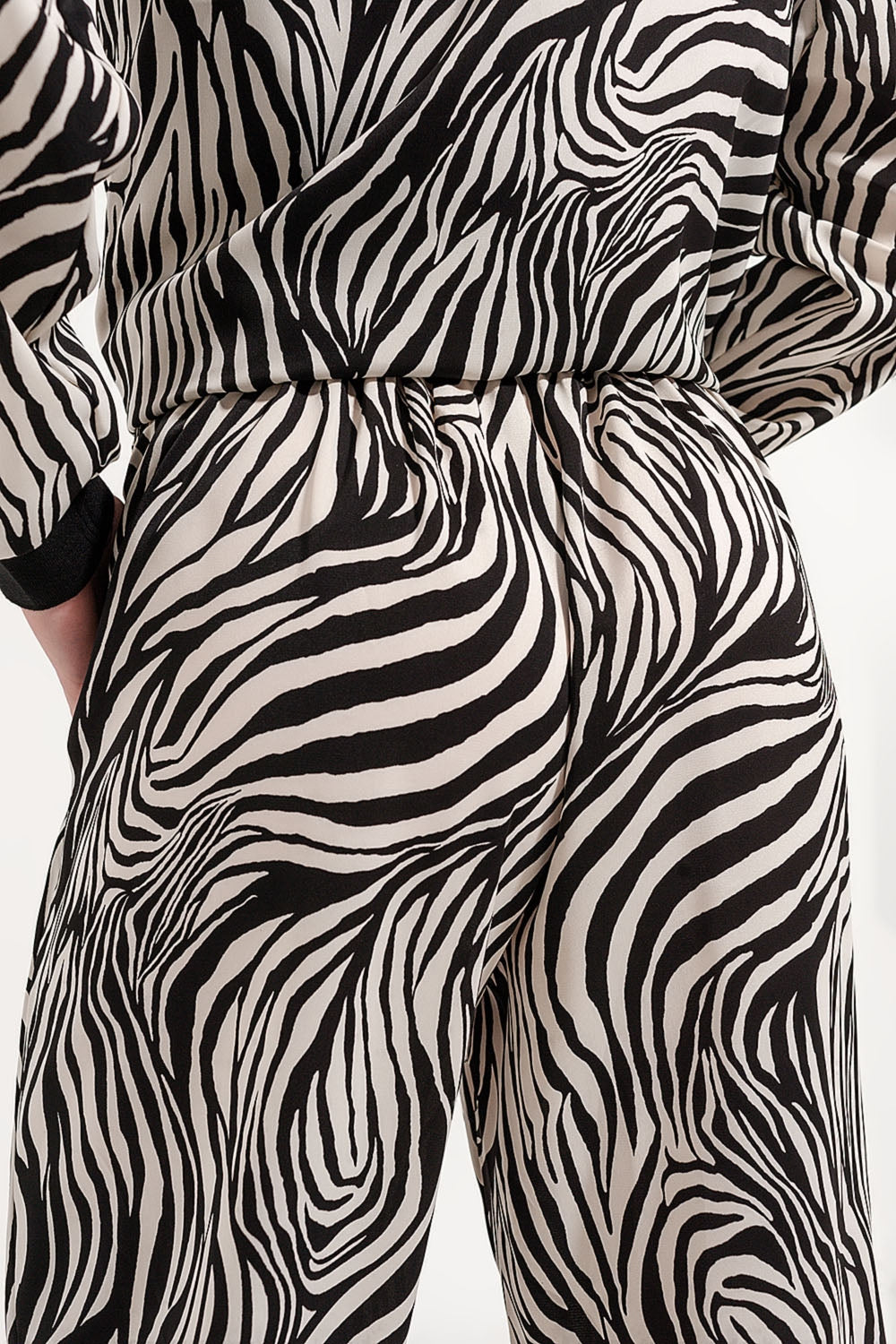 Pantalones de pernera muy ancha con estampado de cebra