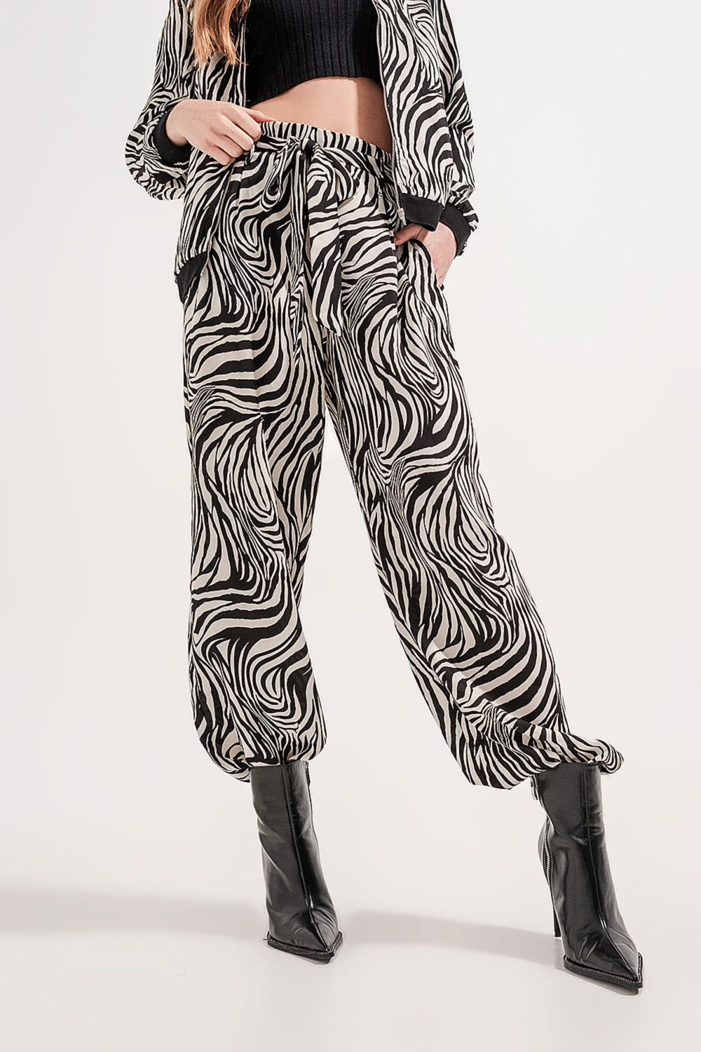 Pantalones de pernera muy ancha con estampado de cebra
