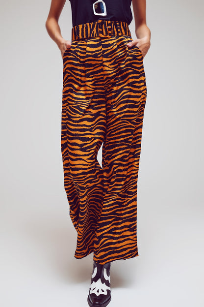 Pantalones de pierna recta con estampado animal y cinturón ancho con hebilla