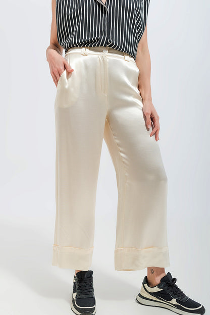 Pantalones de traje de pernera ancha de raso en crudo