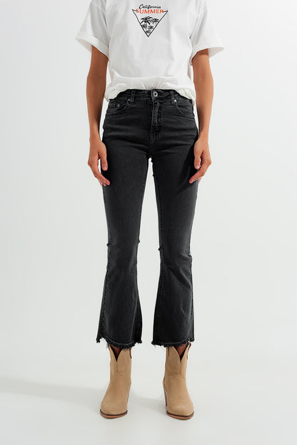 Pantalones en gris oscuro con tobillos anchos