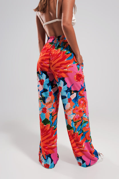 Pantalones en tonos luminosos con parte trasera elástica