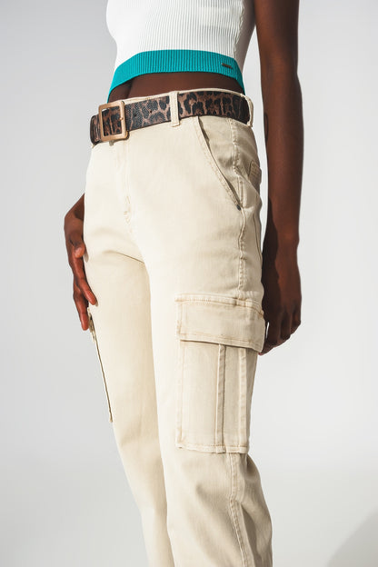 Pantalones estilo cargo en beige