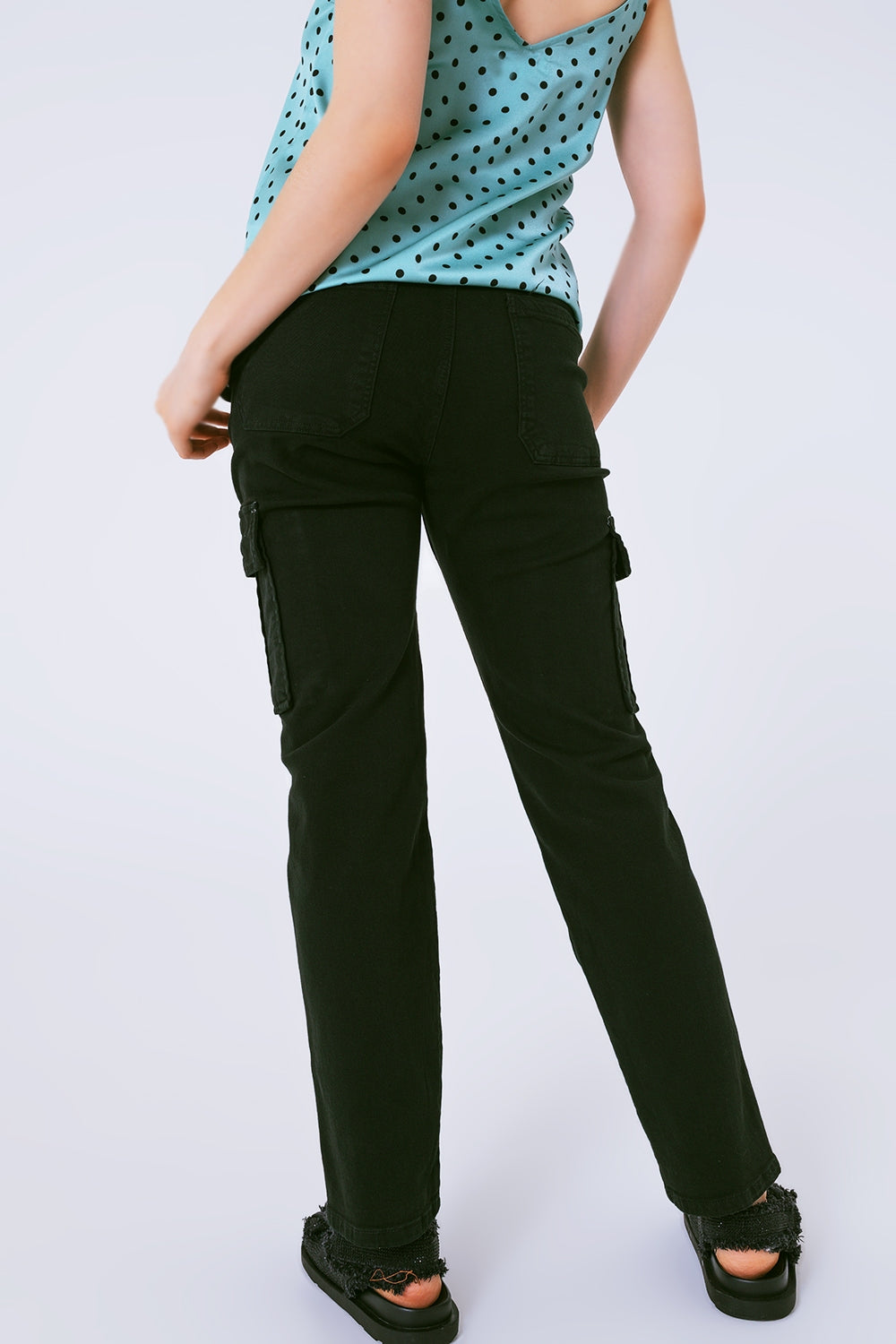 Pantalones estilo cargo en negro